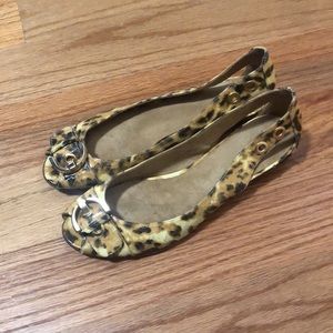 Stuart Weitzman Leopard Open Toe Flats in Size 6.5 narrow
